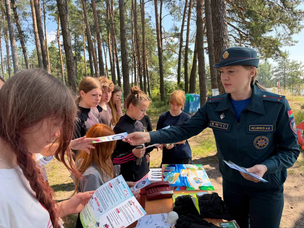 Безопасные каникулы: в палаточном лагере прошел урок безопасности от МЧС